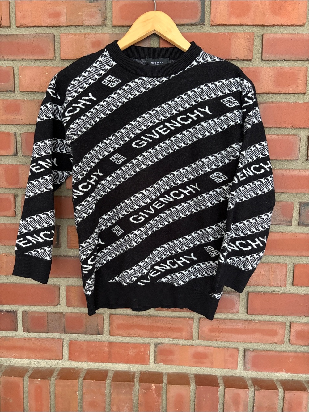 Givenchy Black & White Diagonal Logo Crewneck Sweater - woMen small used